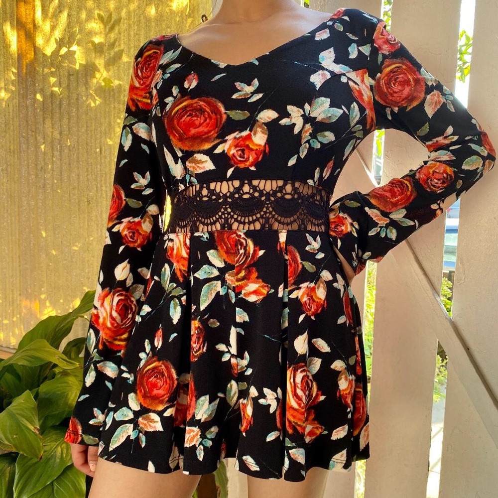 Floral romper 🌸✨
